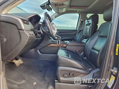 Zdjęcie 7 z 14 samochodu: 2019 CHEVROLET SUBURBAN K1500 LT VIN:1GNSKHKC6KR309812 - miniatura