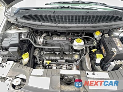 Zdjęcie 7 z 10 samochodu: 2002 CHRYSLER TOWN & COUNTRY LIMITED VIN:2C8GP64L32R587917 - miniatura