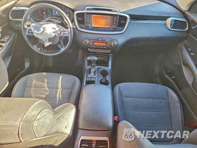 Zdjęcie 8 z 12 samochodu: 2019 KIA SORENTO L VIN:5XYPG4A32KG551649 - miniatura