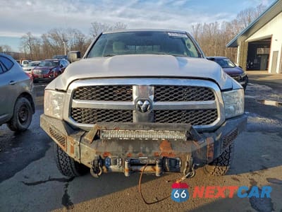 Piąte zdjęcie samochodu w środku: 2017 RAM 1500 SLT VIN:1C6RR7GG3HS818208 - miniatura