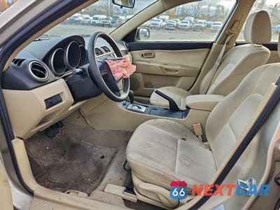 Zdjęcie 7 z 12 samochodu: 2004 MAZDA 3 I VIN:JM1BK12F441115906 - miniatura