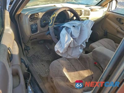 Zdjęcie 8 z 13 samochodu: 2000 GMC SONOMA VIN:1GTCS1450YK242967 - miniatura