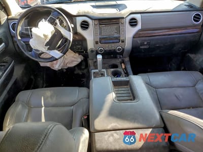 Zdjęcie 8 z 13 samochodu: 2017 TOYOTA TUNDRA CREWMAX LIMITED VIN:5TFHW5F15HX600613 - miniatura