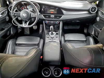 Zdjęcie 8 z 14 samochodu: 2022 ALFA ROMEO GIULIA SUPER VIN:ZARFANBN6N7653515 - miniatura