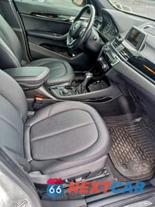 Piąte zdjęcie samochodu w środku: 2016 BMW X1 XDRIVE28I VIN:WBXHT3C3XGP880243 - miniatura