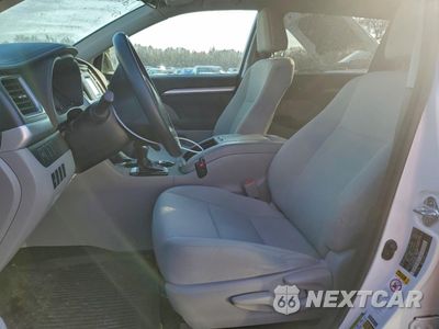 Zdjęcie 7 z 14 samochodu: 2017 TOYOTA HIGHLANDER HYBRID VIN:5TDBGRFH7HS028652 - miniatura