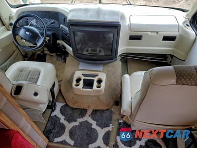 Piąte zdjęcie samochodu w środku: 2000 FORD F550 SUPER - CAMPER VIN:1FCNF53S9Y0A13792 - miniatura