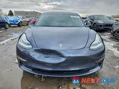 Piąte zdjęcie samochodu w środku: 2019 TESLA MODEL 3 VIN:5YJ3E1EB6KF205938 - miniatura