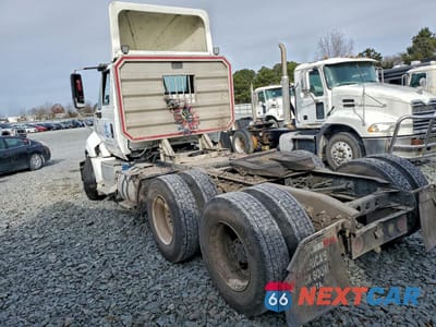 Trzecie zdjęcie samochodu z tyłu: 2016 INTERNATIONAL PROSTAR VIN:1HSDJAPR5GH107203 - miniatura