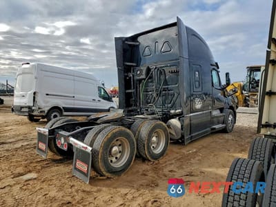 Czwarte zdjęcie samochodu z boku: 2020 FREIGHTLINER CASCADIA 126 SEMI TRUCK VIN:3AKJHHDR5LSLR8259 - miniatura