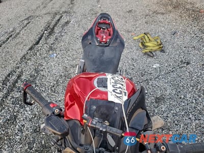 Piąte zdjęcie samochodu w środku: 2024 KAWASAKI ZR900 F VIN:ML5ZRDF11RDA68038 - miniatura