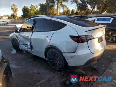 Czwarte zdjęcie samochodu z boku: 2020 TESLA MODEL Y VIN:5YJYGDEE5LF012872 - miniatura