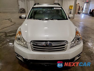 Piąte zdjęcie samochodu w środku: 2010 SUBARU OUTBACK 2.5I PREMIUM VIN:4S4BRCGC1A3343332 - miniatura
