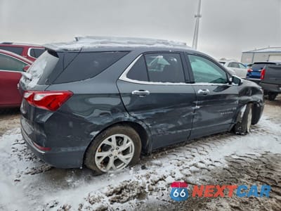 Trzecie zdjęcie samochodu z tyłu: 2021 CHEVROLET EQUINOX PREMIER VIN:2GNAXXEV4M6140263 - miniatura