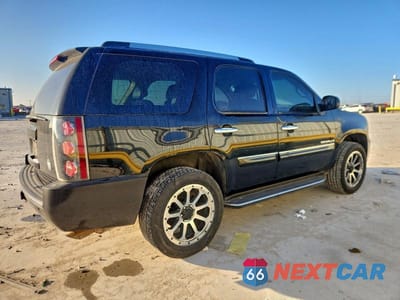 Trzecie zdjęcie samochodu z tyłu: 2007 GMC YUKON DENALI VIN:1GKFK63857J299096 - miniatura