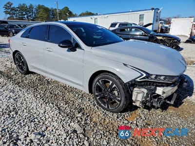 Czwarte zdjęcie samochodu z boku: 2023 KIA K5 GT-LINE VIN:5XXG64J25PG182615 - miniatura