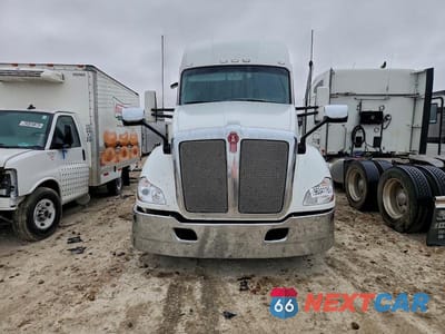 Zdjęcie 9 z 10 samochodu: 2020 KENWORTH T680 SEMI TRUCK VIN:1XKYDP9X8LJ290815 - miniatura