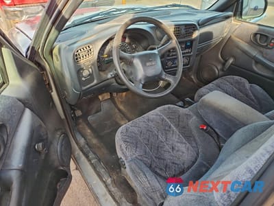 Zdjęcie 8 z 15 samochodu: 2000 GMC SONOMA VIN:1GTCS1447Y8111121 - miniatura