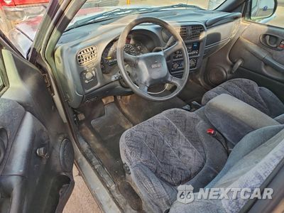 Zdjęcie 8 z 15 samochodu: 2000 GMC SONOMA VIN:1GTCS1447Y8111121 - miniatura