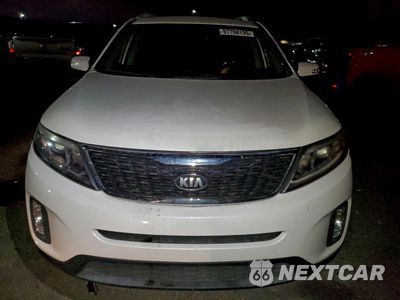 Piąte zdjęcie samochodu w środku: 2014 KIA SORENTO LX VIN:5XYKT3A62EG479270 - miniatura