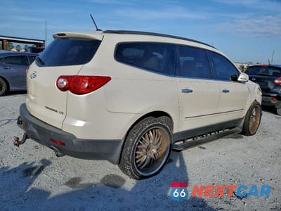 Trzecie zdjęcie samochodu z tyłu: 2011 CHEVROLET TRAVERSE LTZ VIN:1GNKVLED1BJ125469 - miniatura