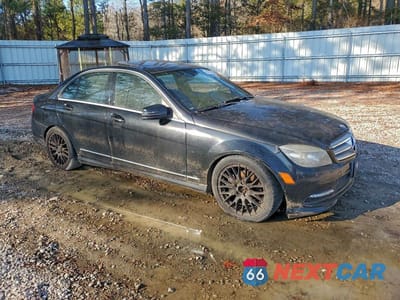 Czwarte zdjęcie samochodu z boku: 2011 MERCEDES-BENZ C 300 4MATIC VIN:WDDGF8BB4BR143922 - miniatura