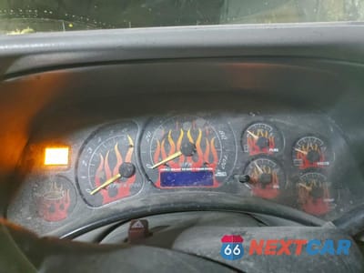 Zdjęcie 9 z 12 samochodu: 2000 GMC NEW SIERRA C1500 VIN:2GTEC19T2Y1132130 - miniatura