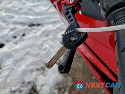 Zdjęcie 8 z 9 samochodu: 2014 HONDA CBR650 F VIN:MLHRC7404E5001256 - miniatura