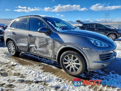 Czwarte zdjęcie samochodu z boku: 2012 PORSCHE CAYENNE VIN:WP1AA2A20CLA10039 - miniatura