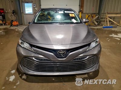 Piąte zdjęcie samochodu w środku: 2019 TOYOTA CAMRY L VIN:4T1B11HK8KU695191 - miniatura