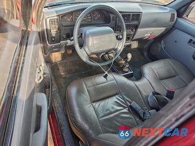Zdjęcie 8 z 12 samochodu: 1996 TOYOTA TACOMA VIN:4TAPM62N6TZ141018 - miniatura