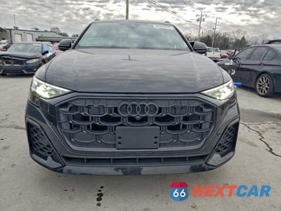 Piąte zdjęcie samochodu w środku: 2025 AUDI SQ8 PREMIUM PLUS VIN:WA1AWBF15SD022502 - miniatura