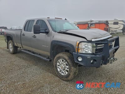 Czwarte zdjęcie samochodu z boku: 2014 CHEVROLET SILVERADO K3500 LT VIN:1GC4K0C89EF111552 - miniatura