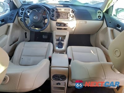 Zdjęcie 8 z 14 samochodu: 2011 VOLKSWAGEN TIGUAN S VIN:WVGBV7AX9BW511491 - miniatura