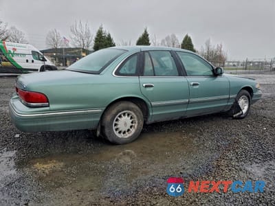 Trzecie zdjęcie samochodu z tyłu: 1997 FORD CROWN VICTORIA LX VIN:2FALP74W8VX221960 - miniatura