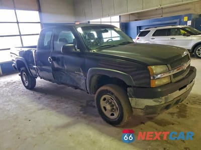 Czwarte zdjęcie samochodu z boku: 2003 CHEVROLET SILVERADO C2500 HEAVY DUTY VIN:1GCHC29U13E357271 - miniatura