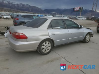 Trzecie zdjęcie samochodu z tyłu: 1999 HONDA ACCORD LX VIN:1HGCG5543XA140440 - miniatura