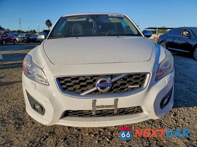 Piąte zdjęcie samochodu w środku: 2011 VOLVO C30 T5 VIN:YV1672MKXB2223290 - miniatura