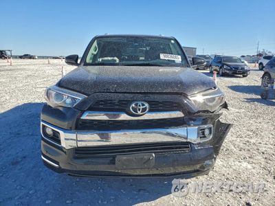 Piąte zdjęcie samochodu w środku: 2018 TOYOTA 4RUNNER SR5 VIN:JTEZU5JR3J5169029 - miniatura