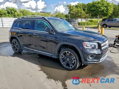 Czwarte zdjęcie samochodu z boku: 2023 MERCEDES-BENZ GLB 250 VIN:W1N4M4GB1PW302465 - miniatura
