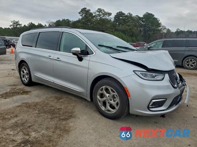 Czwarte zdjęcie samochodu z boku: 2023 CHRYSLER PACIFICA LIMITED VIN:2C4RC1GG9PR597768 - miniatura