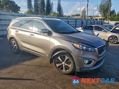 Czwarte zdjęcie samochodu z boku: 2017 KIA SORENTO EX VIN:5XYPHDA52HG201400 - miniatura