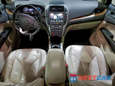 Zdjęcie 8 z 13 samochodu: 2017 LINCOLN MKC SELECT VIN:5LMCJ2D93HUL34678 - miniatura