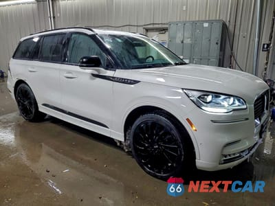 Czwarte zdjęcie samochodu z boku: 2024 LINCOLN AVIATOR BLACK LABEL VIN:5LM5J9XC3RGL08431 - miniatura