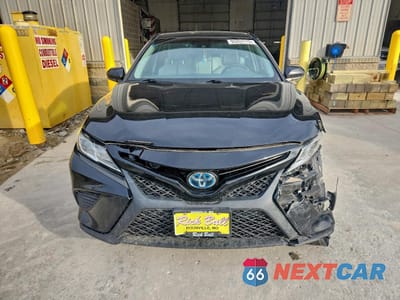 Piąte zdjęcie samochodu w środku: 2018 TOYOTA CAMRY HYBRID VIN:4T1B21HK3JU503915 - miniatura