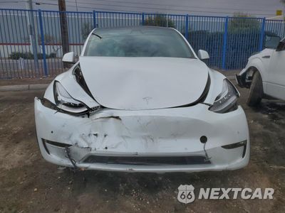 Piąte zdjęcie samochodu w środku: 2021 TESLA MODEL Y VIN:5YJYGDEEXMF269821 - miniatura