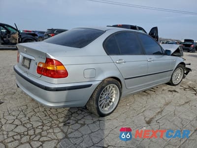 Trzecie zdjęcie samochodu z tyłu: 2002 BMW 325 I VIN:WBAET37442NJ21656 - miniatura