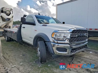 Czwarte zdjęcie samochodu z boku: 2019 RAM 4500 FLATBED TRUCK VIN:3C7WRKDJ1KG648155 - miniatura