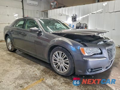 Czwarte zdjęcie samochodu z boku: 2014 CHRYSLER 300 VIN:2C3CCARGXEH120390 - miniatura