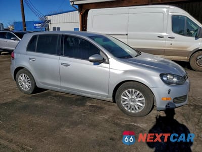 Czwarte zdjęcie samochodu z boku: 2014 VOLKSWAGEN GOLF VIN:WVWDB7AJ1EW005692 - miniatura